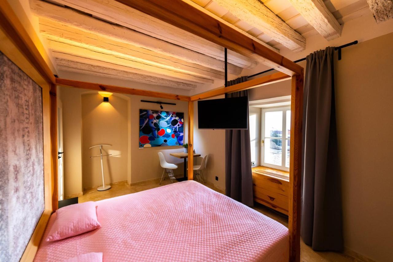 מיקולוב Hotel Desatero מראה חיצוני תמונה